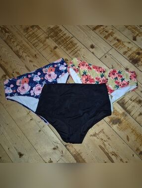 3 Swimsuit Bottoms
